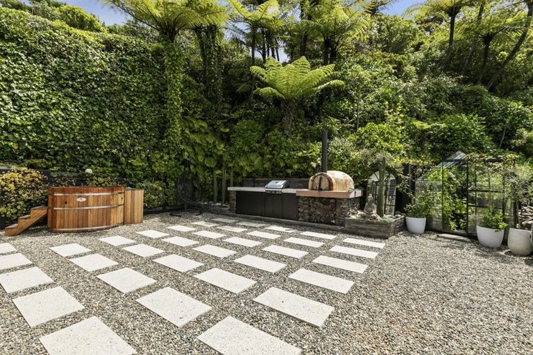 Photo of property in 85 Maungaraki Road, Korokoro, Lower Hutt, 5012