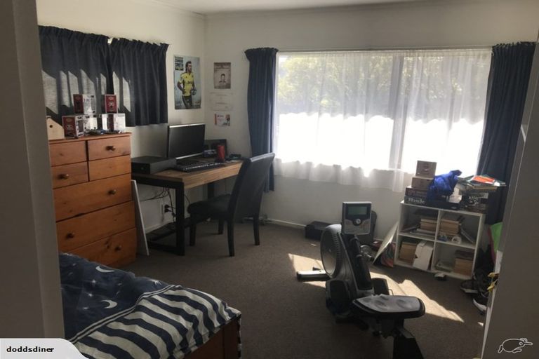 Photo of property in 17 Maraval Crescent, Grenada Village, Wellington, 6037