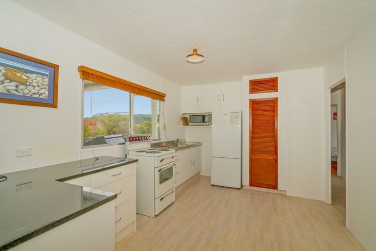 Photo of property in 180 Captain Cook Road, Cooks Beach, Whitianga, 3591
