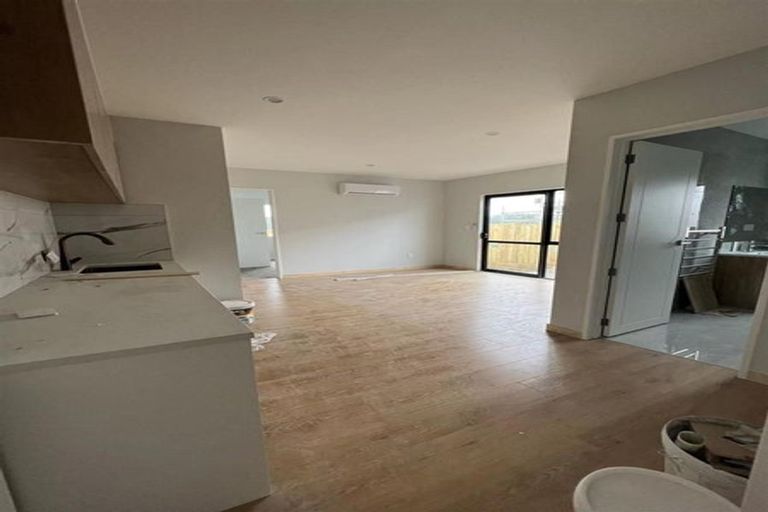 Photo of property in 16 Lumber Rise, Swanson, Auckland, 0614