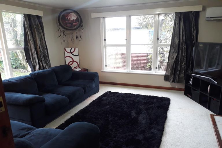 Photo of property in 21 Crewe Crescent, Hokowhitu, Palmerston North, 4410