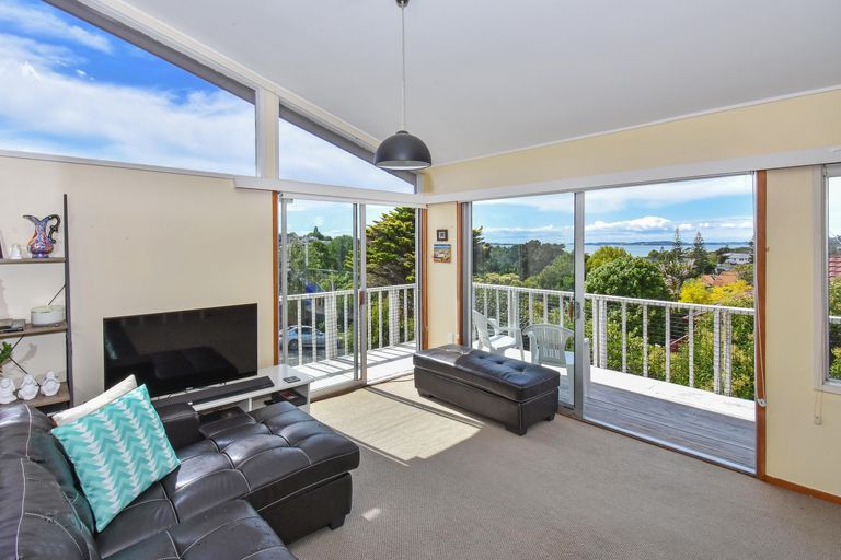 Photo of property in 1/2 Chilton Place, Howick, Auckland, 2014