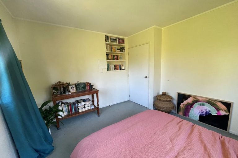 Photo of property in 4 Eastglen Road, Glen Eden, Auckland, 0602