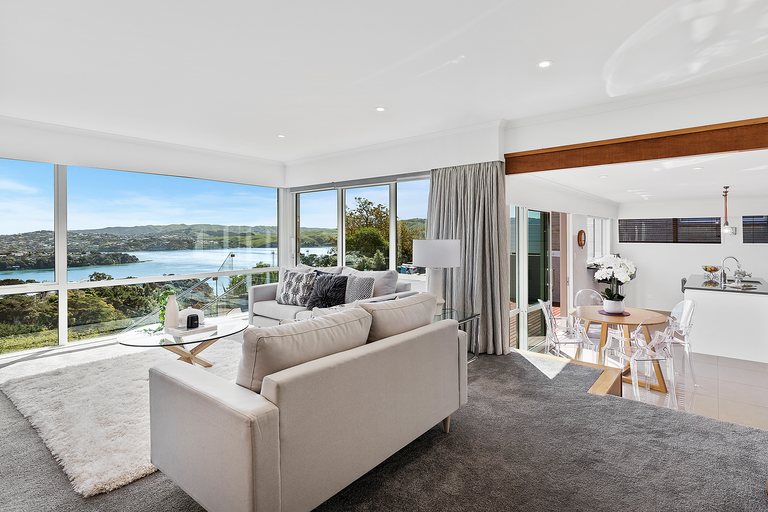 Photo of property in 5 Compass Way, Whitby, Porirua, 5024