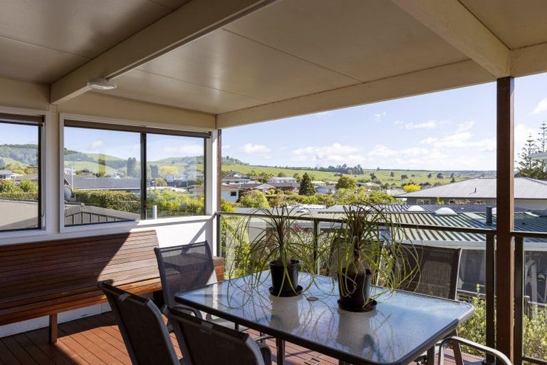 Photo of property in 1 Scenic Heights, Acacia Bay, Taupo, 3330