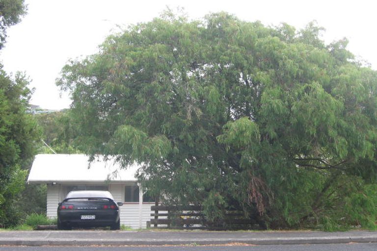 Photo of property in 52 Archers Road, Glenfield, Auckland, 0629