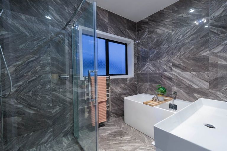 Photo of property in 46 Domett Street, Newlands, Wellington, 6037