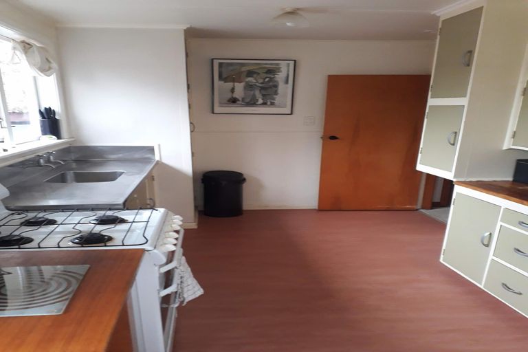 Photo of property in 21 Crewe Crescent, Hokowhitu, Palmerston North, 4410