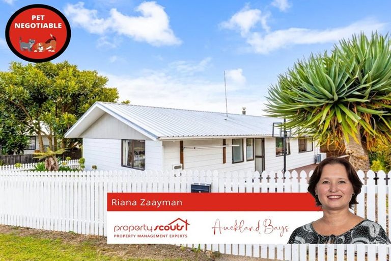 Photo of property in 25 Lilburn Crescent, Massey, Auckland, 0614