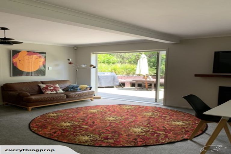 Photo of property in 83 Dignan Street, Point Chevalier, Auckland, 1022