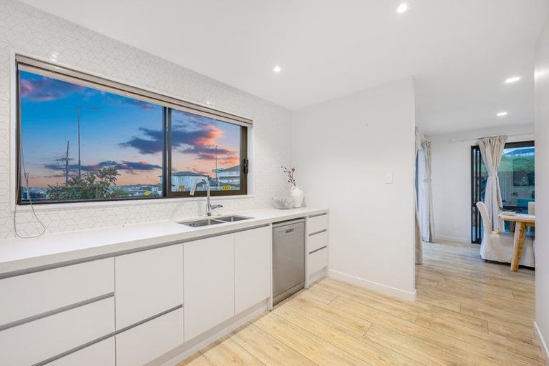 Photo of property in 2 James Mcleod Way, Silverdale, 0932