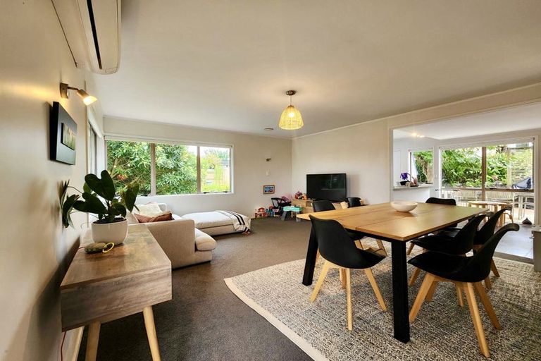 Photo of property in 32 Aeroview Drive, Beach Haven, Auckland, 0626