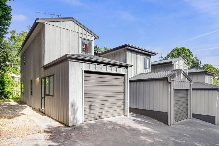 Photo of property in 135e Triangle Road, Massey, Auckland, 0614