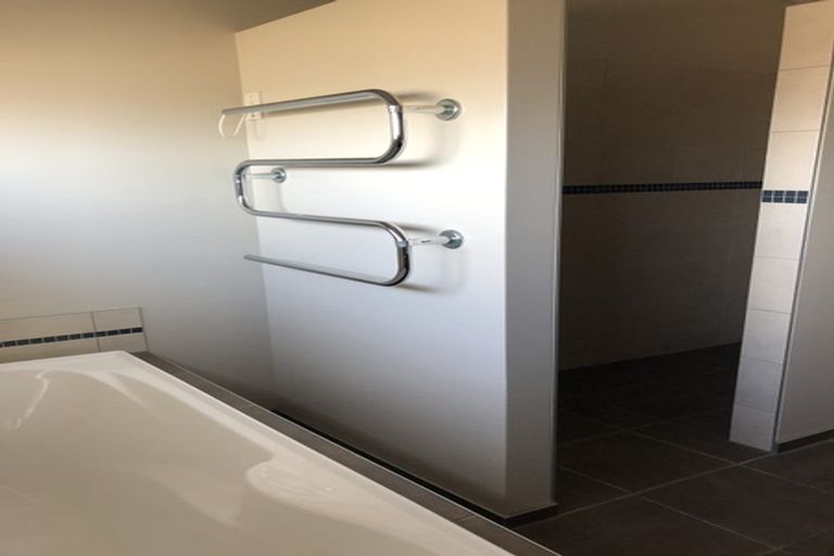 Photo of property in 66a Hinewa Road, Otumoetai, Tauranga, 3110