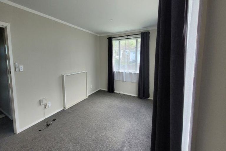 Photo of property in 54 Davidson Crescent, Tawa, Wellington, 5028