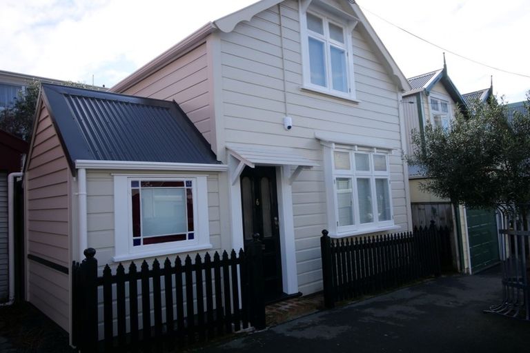 Photo of property in 6 Brougham Street, Mount Victoria, Wellington, 6011