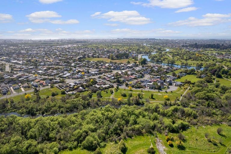 Photo of property in 39 Lake Terrace Road, Burwood, Christchurch, 8061