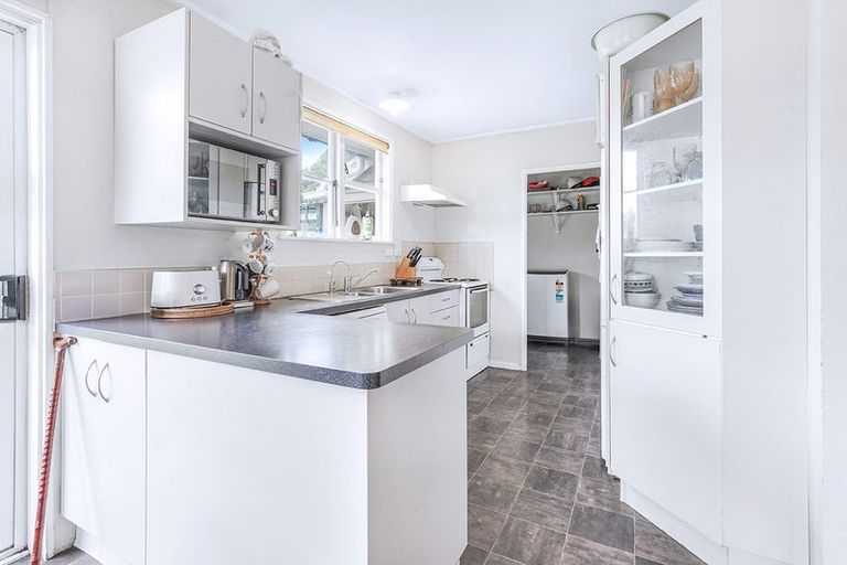 Photo of property in 50 Sare Crescent, Fairfield, Hamilton, 3214