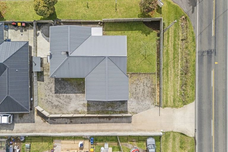 Photo of property in 44 Egmont Road, Waiwhakaiho, New Plymouth, 4312