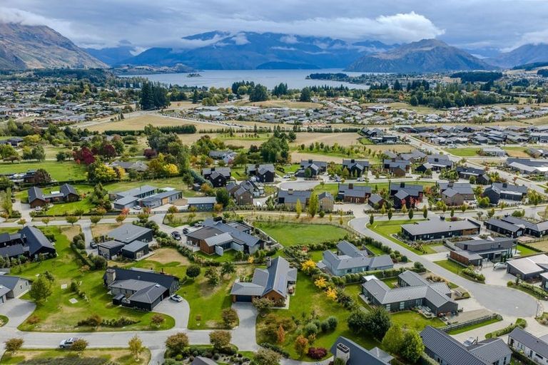 Photo of property in 5 Parkview Street, Wanaka, 9382
