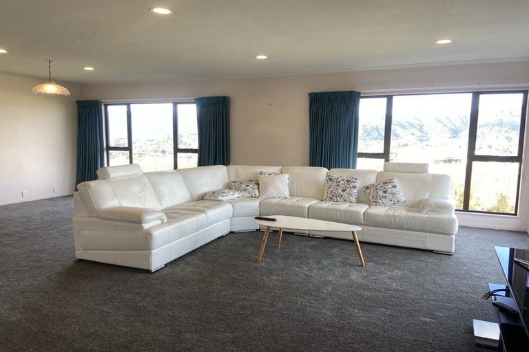 Photo of property in 17-19 Tirohanga Road, Tirohanga, Lower Hutt, 5010