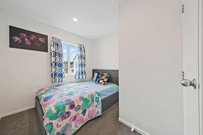 Photo of property in 12/30 John Jennings Drive, Oteha, Auckland, 0632