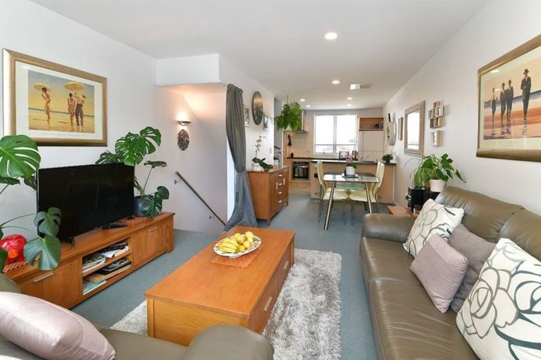 Photo of property in 13/3 Riverside Road, Orewa, 0931