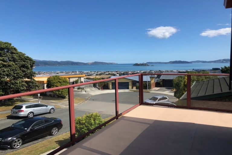 Photo of property in 16 Chestnut Grove, Maungaraki, Lower Hutt, 5010