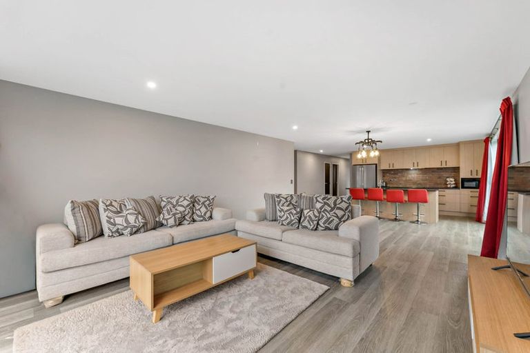 Photo of property in 6 Maxwell Road, Pukekohe, 2120