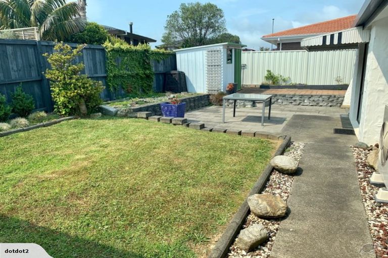 Photo of property in 2/3 Nimrod Place, Half Moon Bay, Auckland, 2012