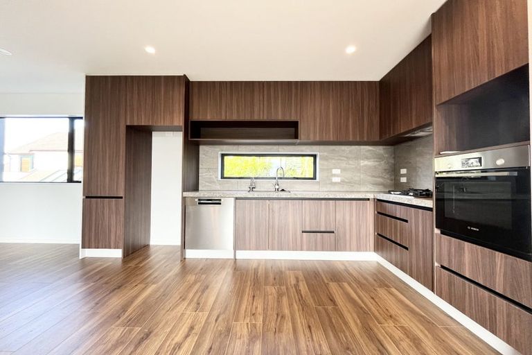 Photo of property in 18f Stratford Avenue, Milford, Auckland, 0620