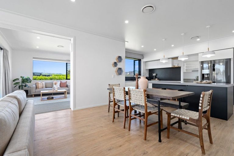 Photo of property in 2 Moemoea Place, Cambridge, 3434