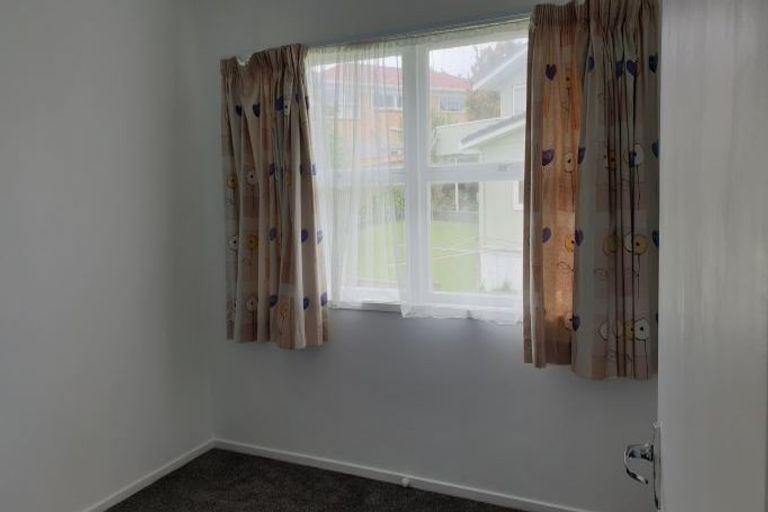 Photo of property in 2/197 Forrest Hill Road, Forrest Hill, Auckland, 0620