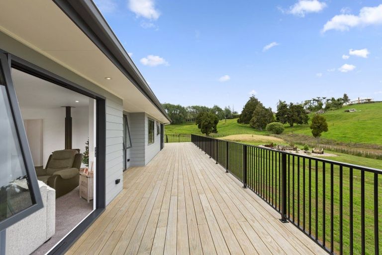 Photo of property in 64 Ruapuke Road, Raglan, 3296