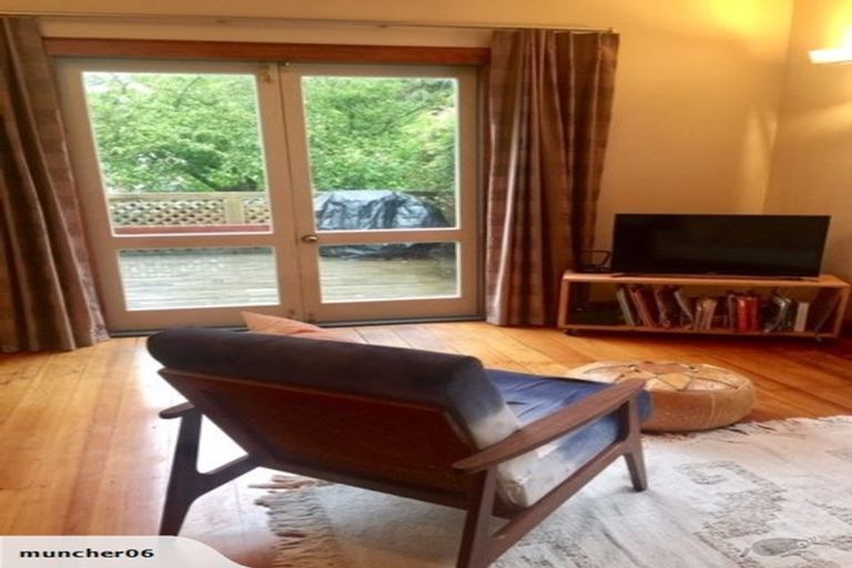 Photo of property in 124 Russell Terrace, Berhampore, Wellington, 6023