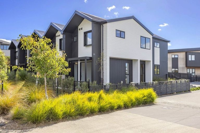 Photo of property in 2a Nerita Place, Long Bay, Auckland, 0630