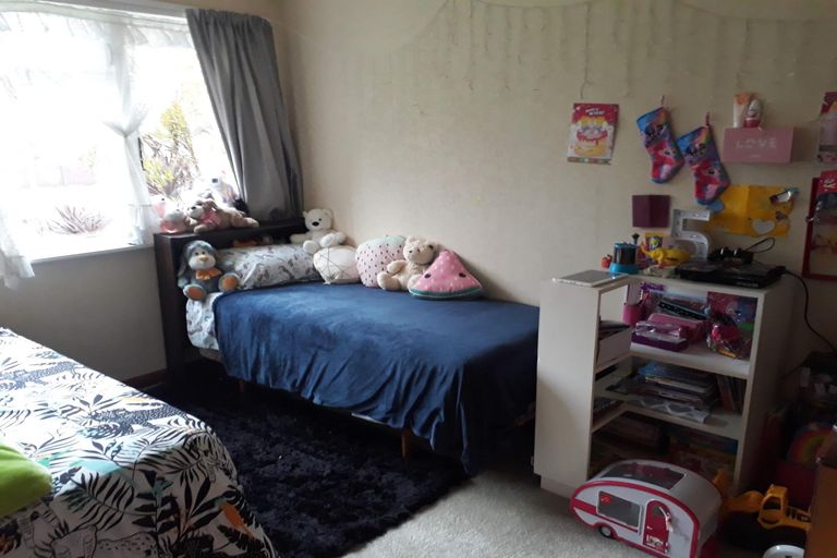 Photo of property in 21 Crewe Crescent, Hokowhitu, Palmerston North, 4410