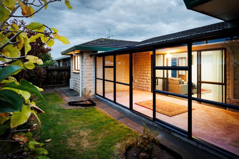 Photo of property in 4/64 Albert Street, Palmerston North, 4414