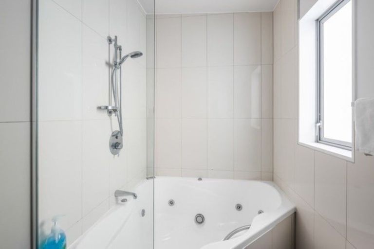 Photo of property in 7a Aranui Street, Miramar, Wellington, 6022