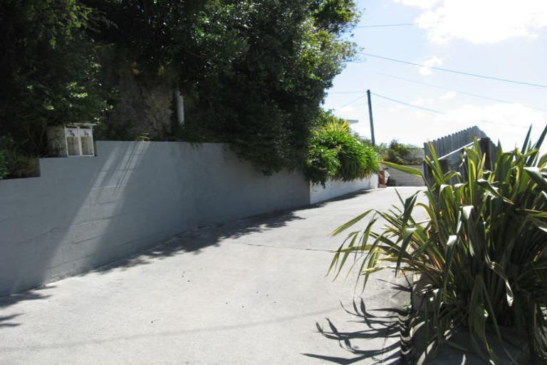 Photo of property in 32 Ashleigh Crescent, Miramar, Wellington, 6022