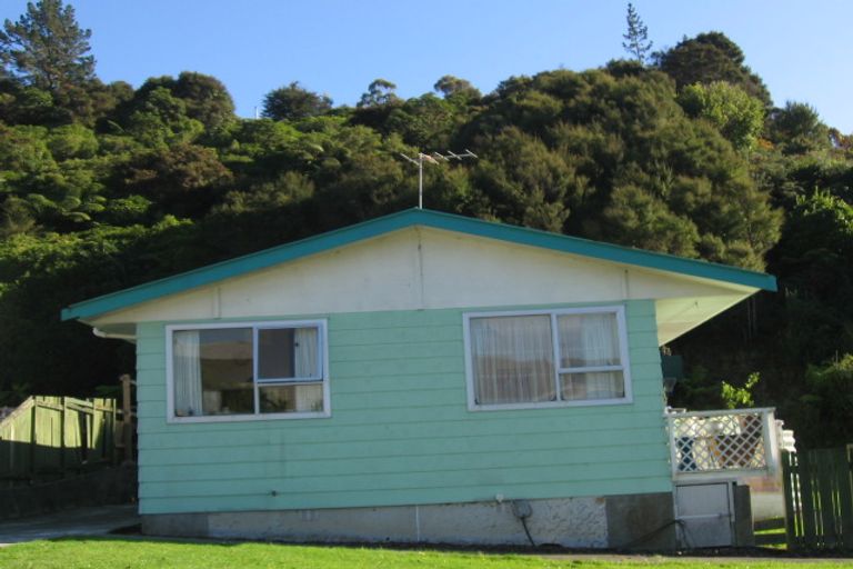 Photo of property in 21 Tiroiti Grove, Stokes Valley, Lower Hutt, 5019