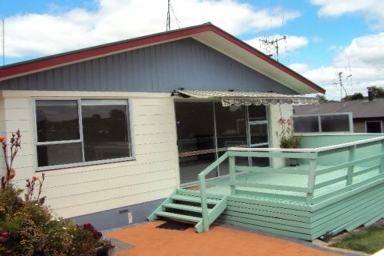 Photo of property in 74 Amanda Avenue, Dinsdale, Hamilton, 3204