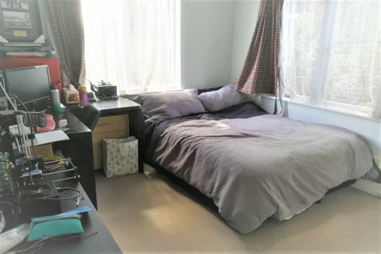 Photo of property in 16 Trinidad Road, Sunnynook, Auckland, 0620