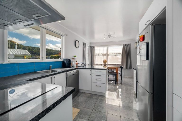 Photo of property in 20 Fenruss Street, Fairy Springs, Rotorua, 3015