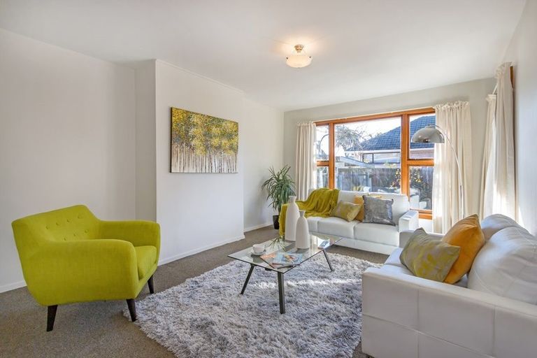 Photo of property in 33 Fovant Street, Russley, Christchurch, 8042