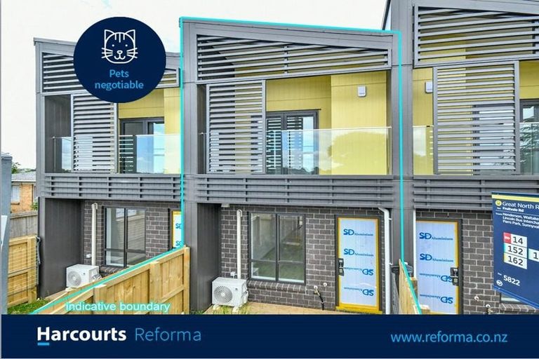 Photo of property in 2/3226 Great North Road, New Lynn, Auckland, 0600