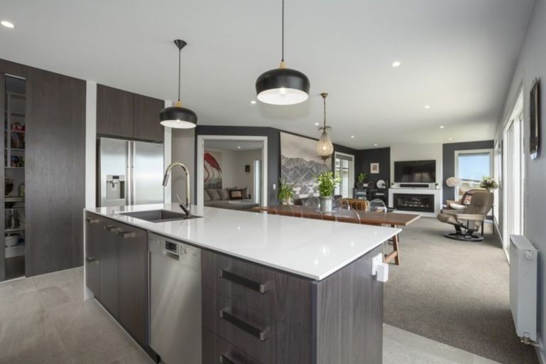 Photo of property in 76 Endeavour Drive, Whitby, Porirua, 5024