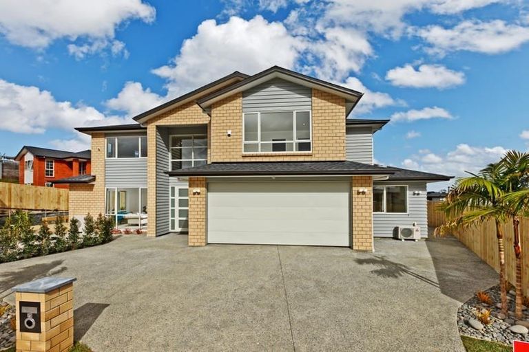 Photo of property in 70 Huntington Park Drive, Greenhithe, Auckland, 0632