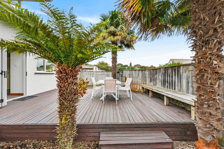 Photo of property in 8 Anzac Avenue, Onekawa, Napier, 4110