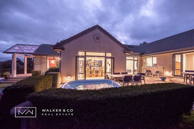 Photo of property in 8 Tuhua Lane, Brown Owl, Upper Hutt, 5018